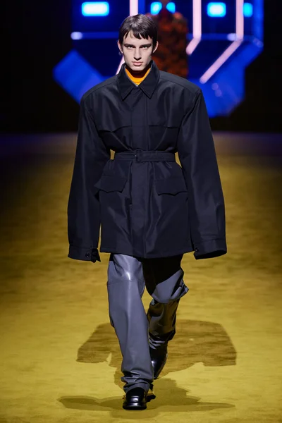Look 29